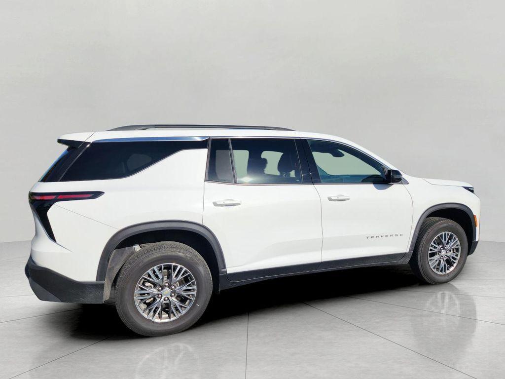 used 2025 Chevrolet Traverse car, priced at $36,995