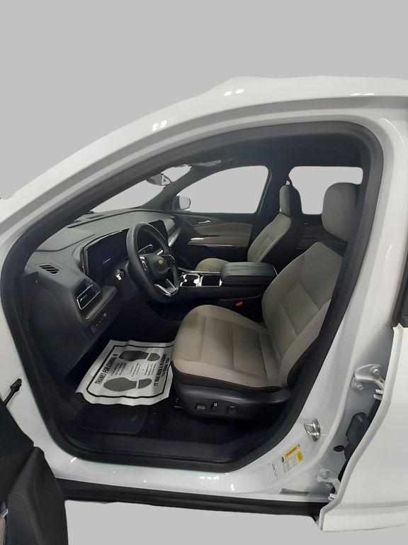 used 2025 Chevrolet Traverse car, priced at $34,993