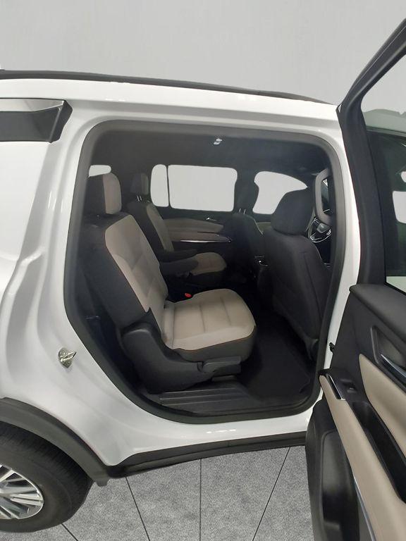 used 2025 Chevrolet Traverse car, priced at $34,993