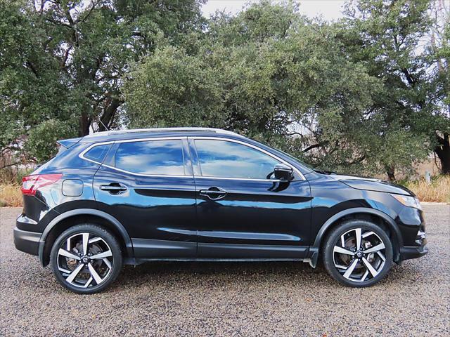 used 2022 Nissan Rogue Sport car, priced at $24,995