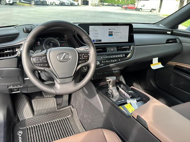 new 2025 Lexus ES 300h car, priced at $51,555