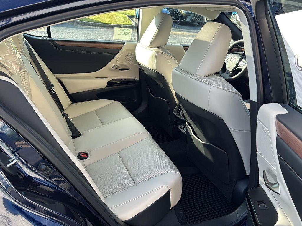 new 2025 Lexus ES 350 car, priced at $50,245