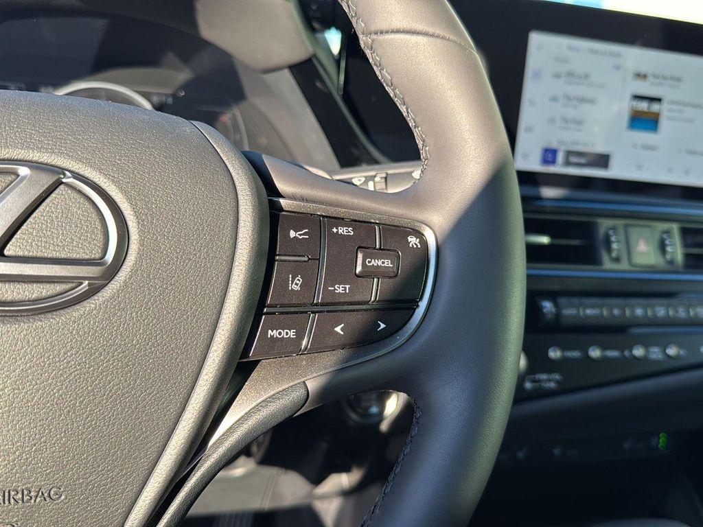 new 2025 Lexus ES 350 car, priced at $48,994