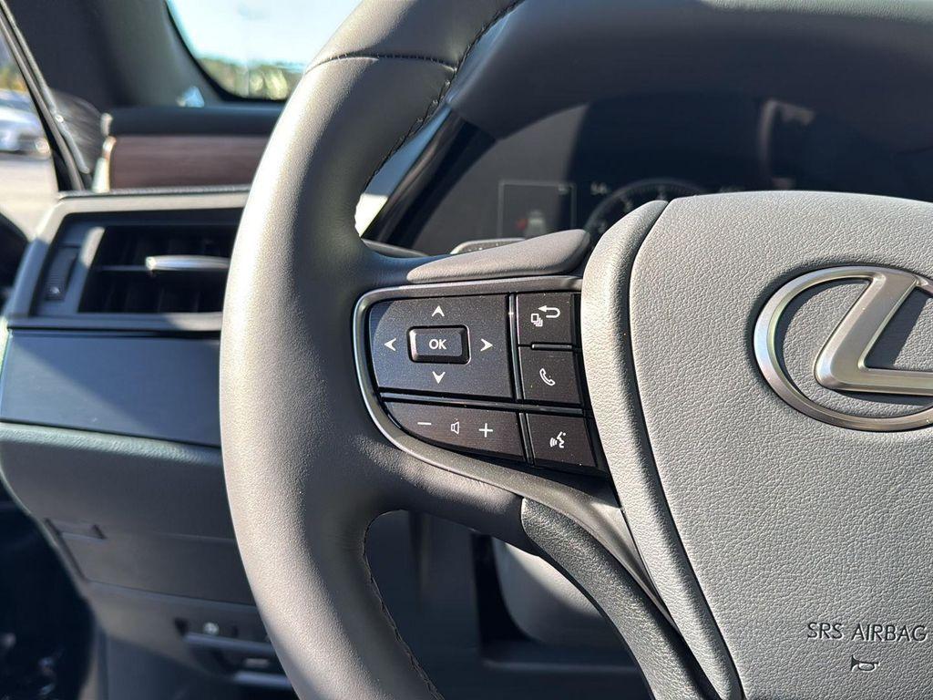 new 2025 Lexus ES 350 car, priced at $45,799