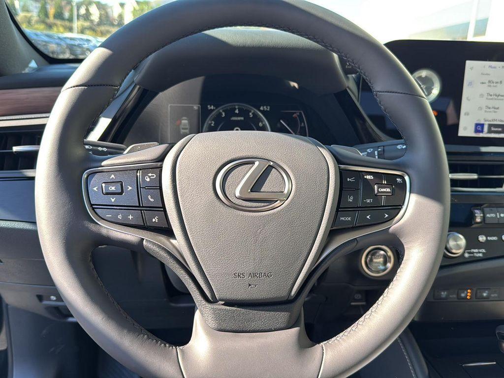 new 2025 Lexus ES 350 car, priced at $45,799