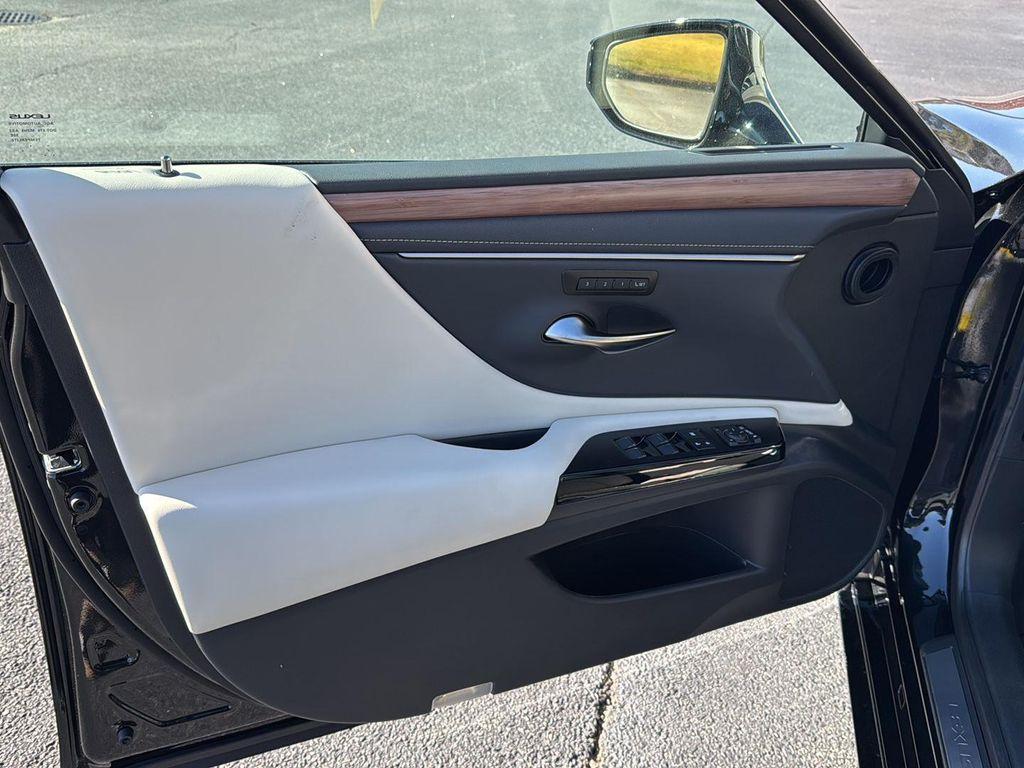 new 2025 Lexus ES 350 car, priced at $45,799