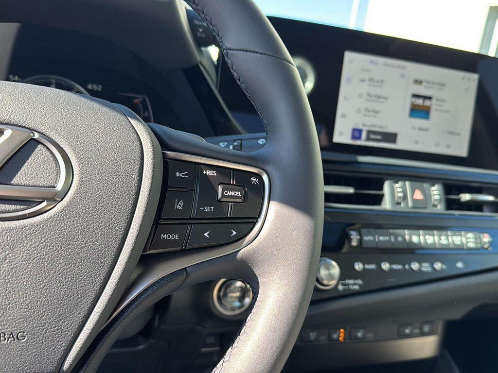 new 2025 Lexus ES 350 car, priced at $45,799