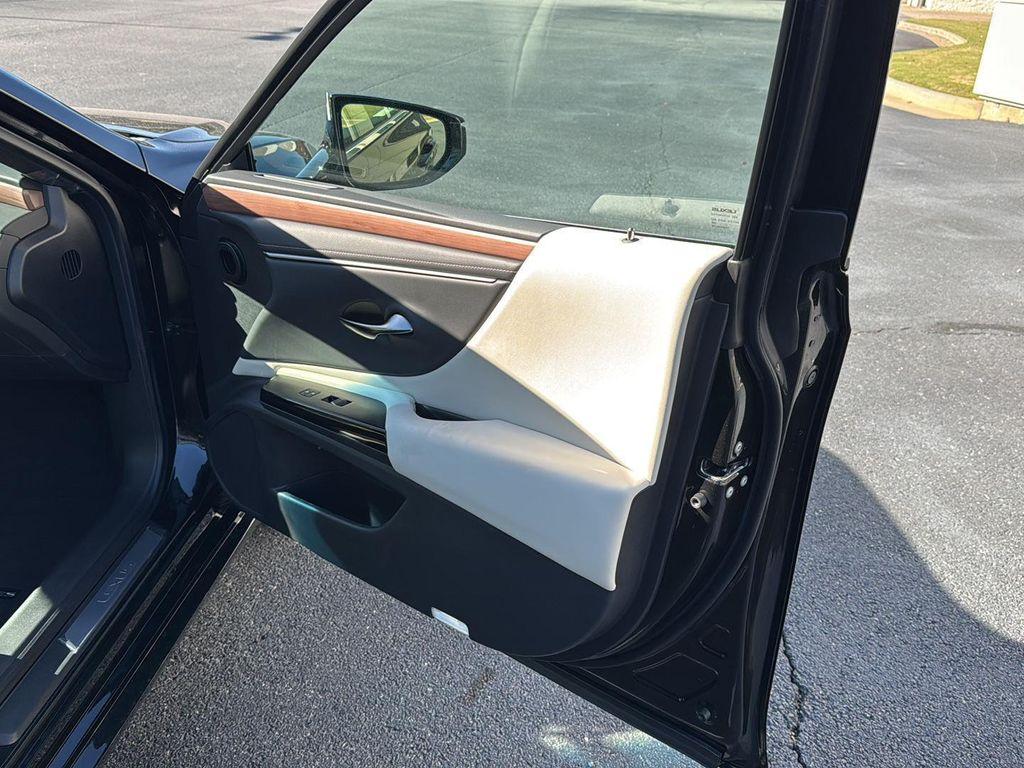 new 2025 Lexus ES 350 car, priced at $45,799