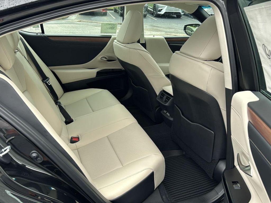 new 2025 Lexus ES 350 car, priced at $50,030