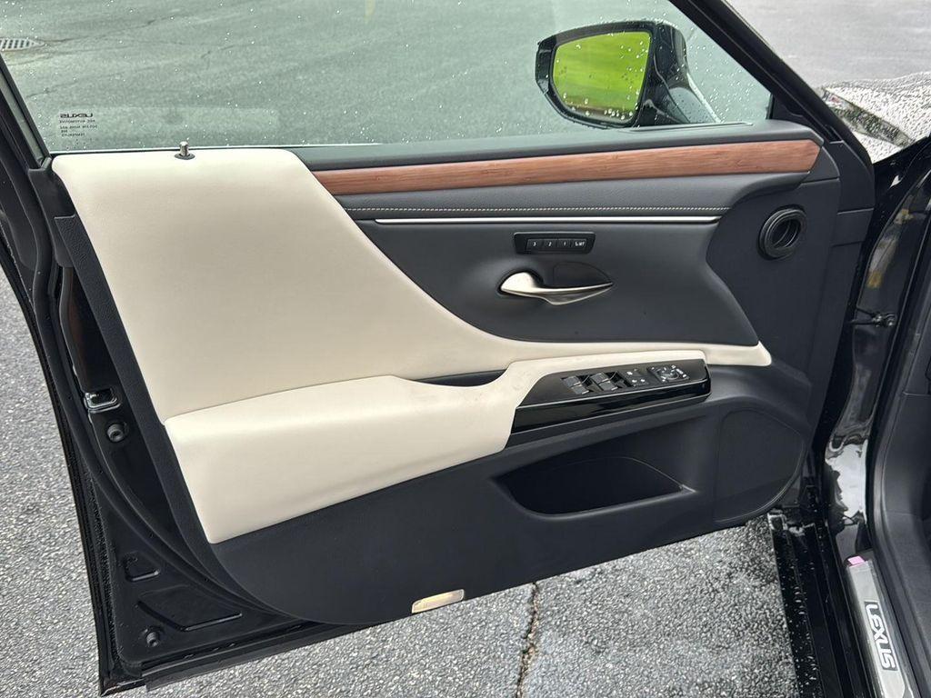 new 2025 Lexus ES 350 car, priced at $50,030