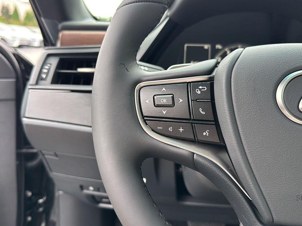 new 2025 Lexus ES 350 car, priced at $50,030