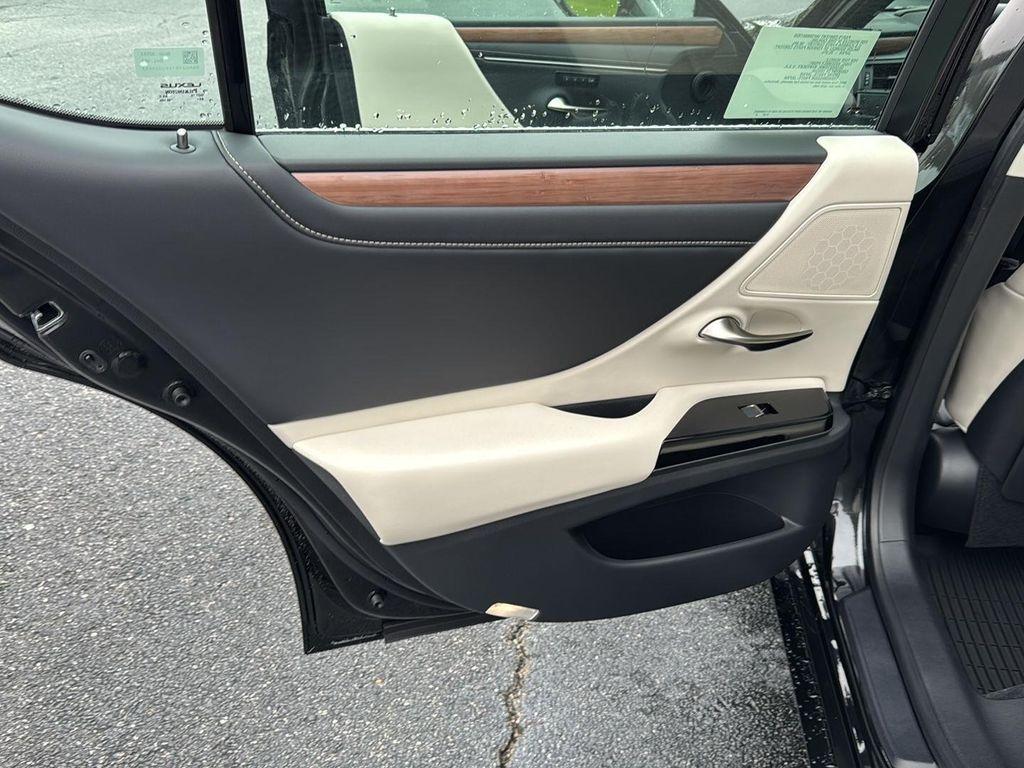 new 2025 Lexus ES 350 car, priced at $50,030