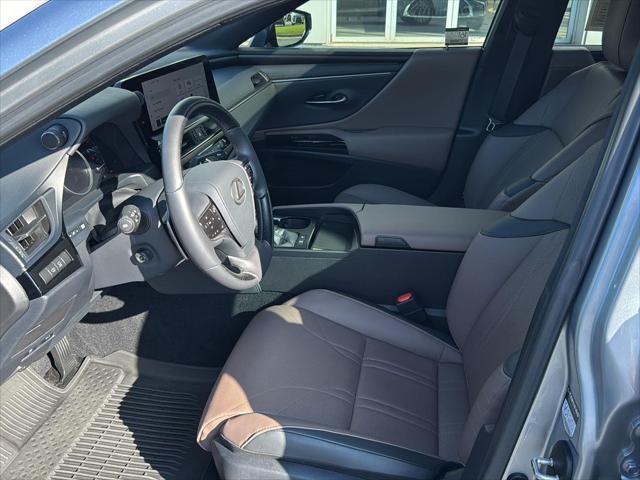 used 2025 Lexus ES 300h car, priced at $52,500