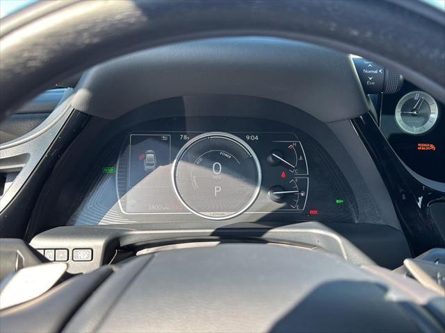 used 2025 Lexus ES 300h car, priced at $52,500