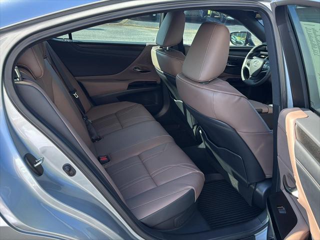 used 2025 Lexus ES 300h car, priced at $52,500