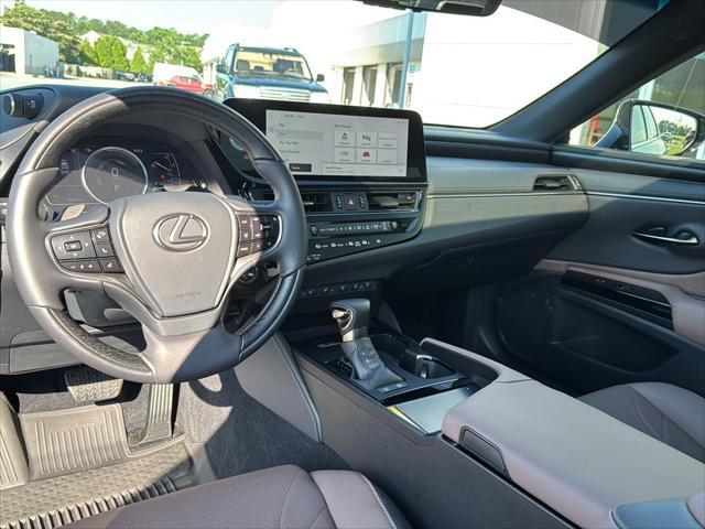 used 2025 Lexus ES 300h car, priced at $52,500