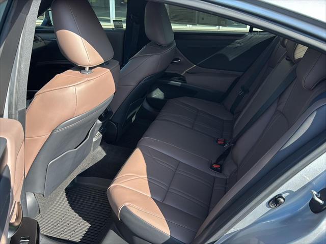 used 2025 Lexus ES 300h car, priced at $52,500