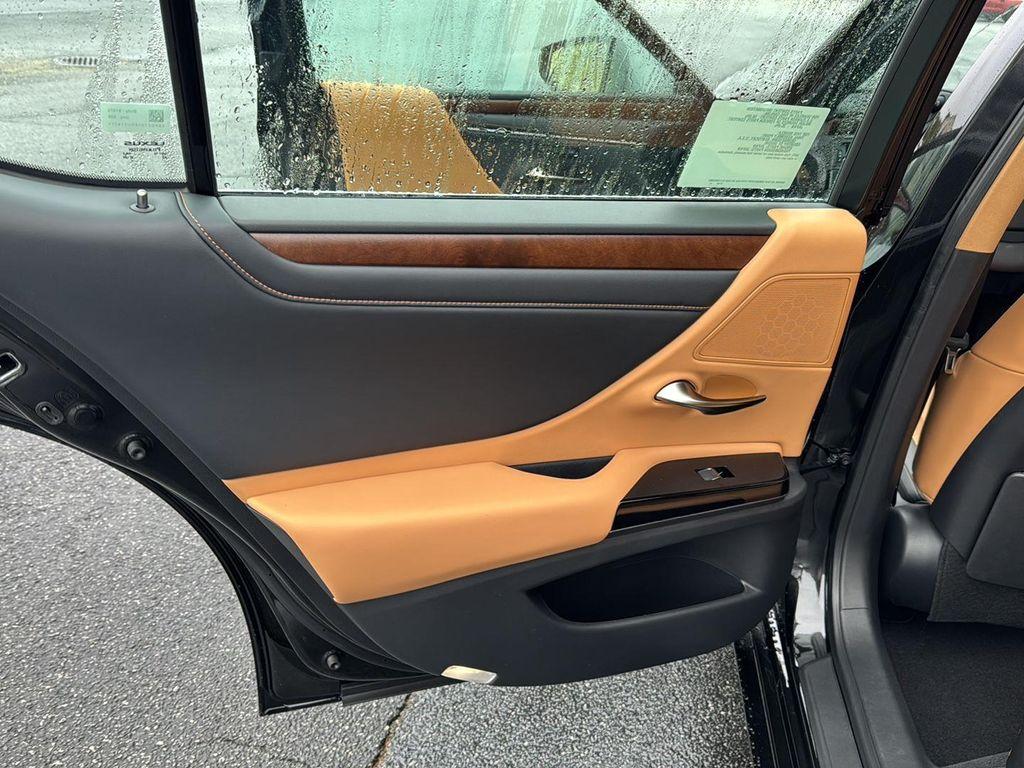 new 2025 Lexus ES 350 car, priced at $45,737