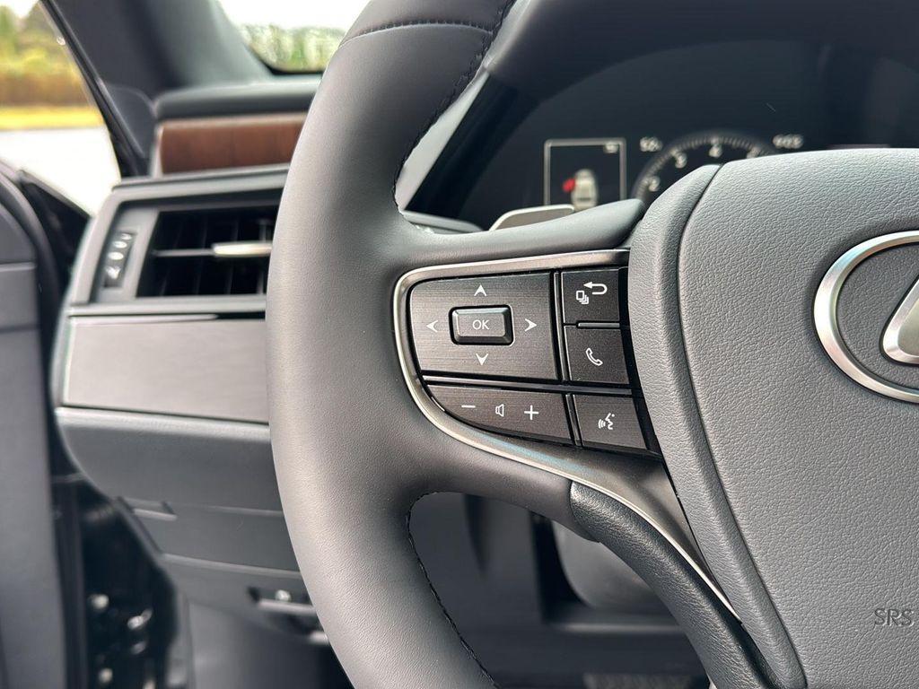 new 2025 Lexus ES 350 car, priced at $45,737