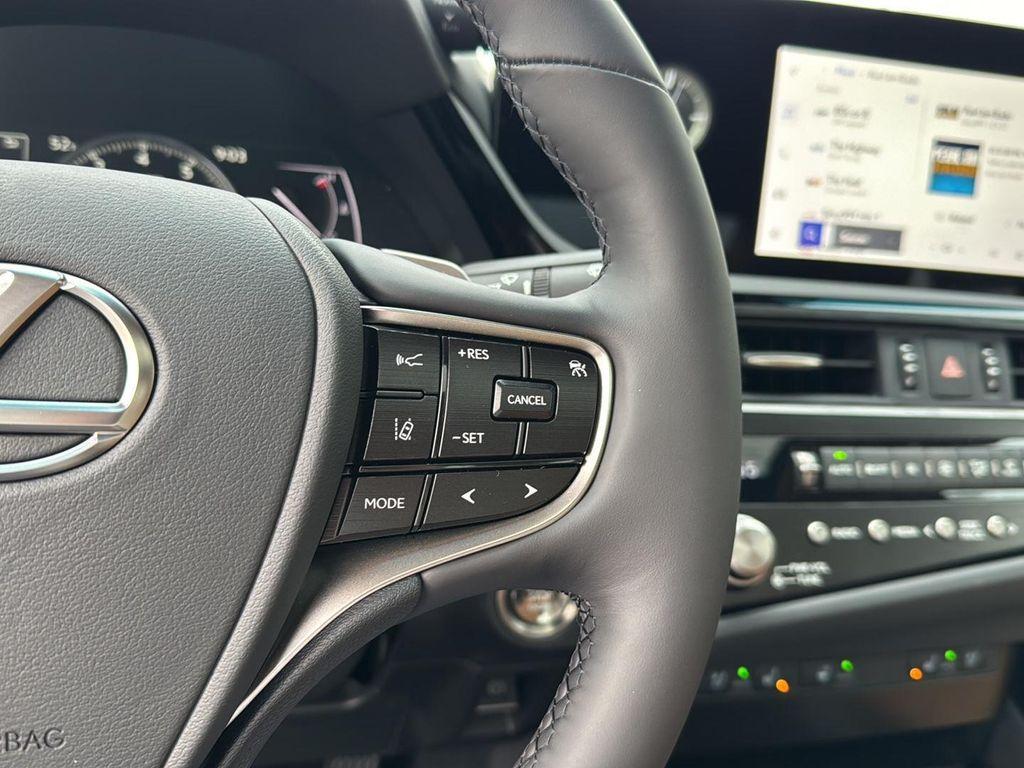 new 2025 Lexus ES 350 car, priced at $45,737
