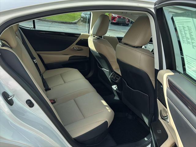 used 2021 Lexus ES 300h car, priced at $34,500