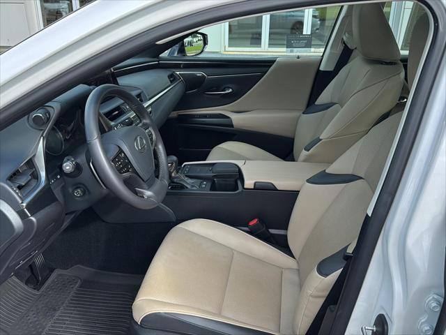 used 2021 Lexus ES 300h car, priced at $34,500