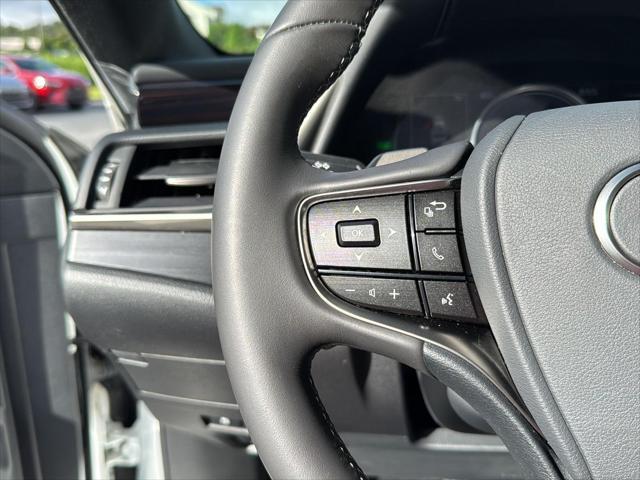 used 2021 Lexus ES 300h car, priced at $34,500