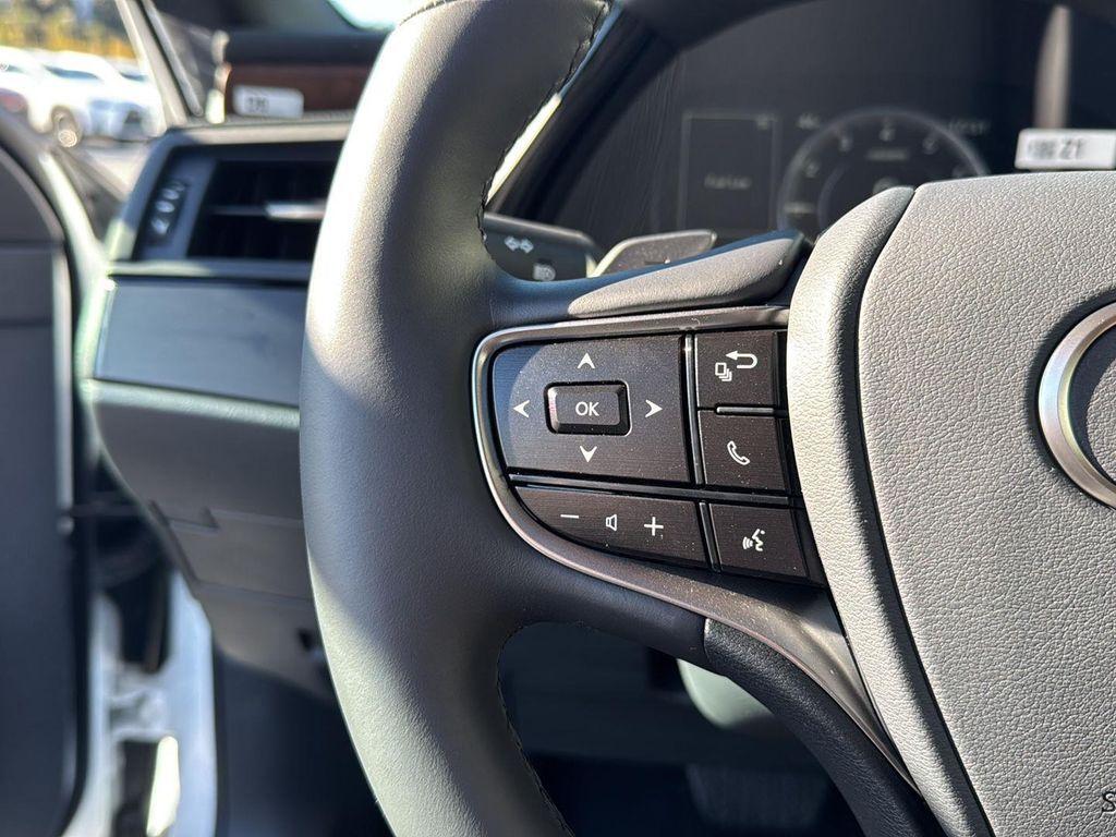 new 2025 Lexus ES 350 car, priced at $46,729