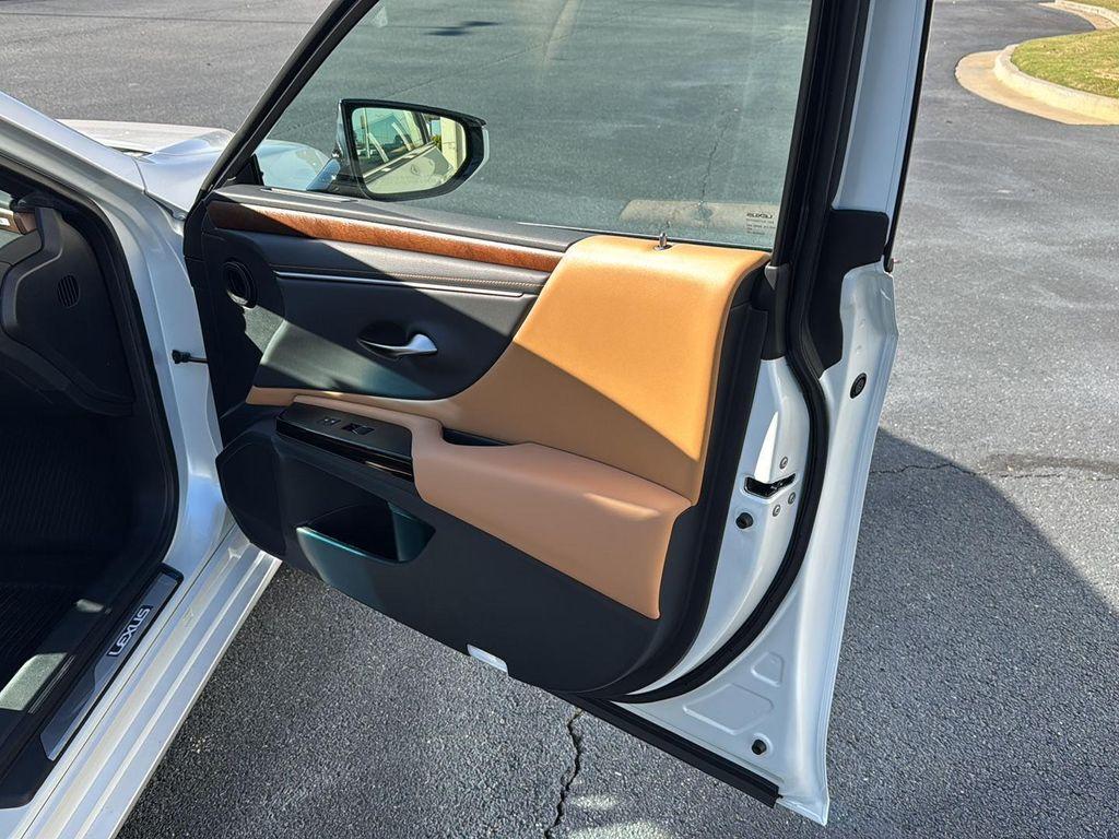 new 2025 Lexus ES 350 car, priced at $46,729