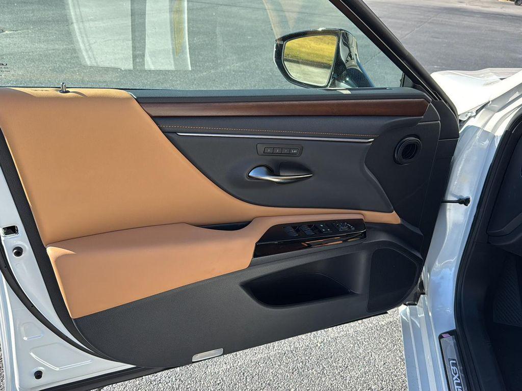 new 2025 Lexus ES 350 car, priced at $46,729