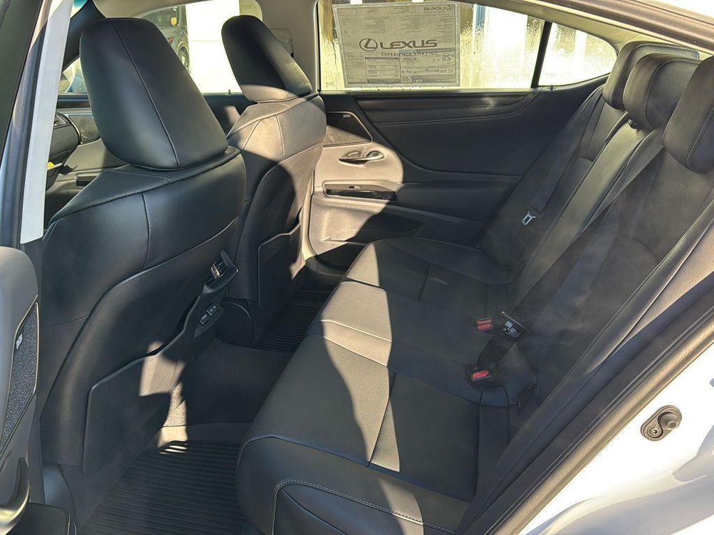new 2025 Lexus ES 350 car, priced at $53,115