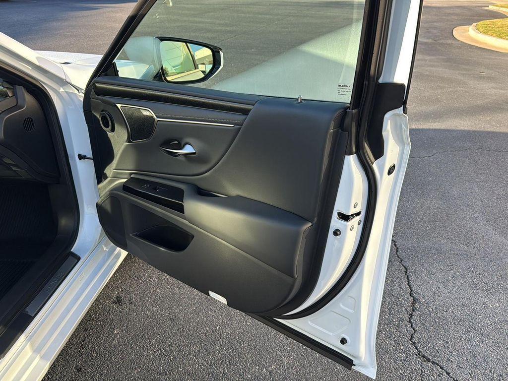 new 2025 Lexus ES 350 car, priced at $53,115