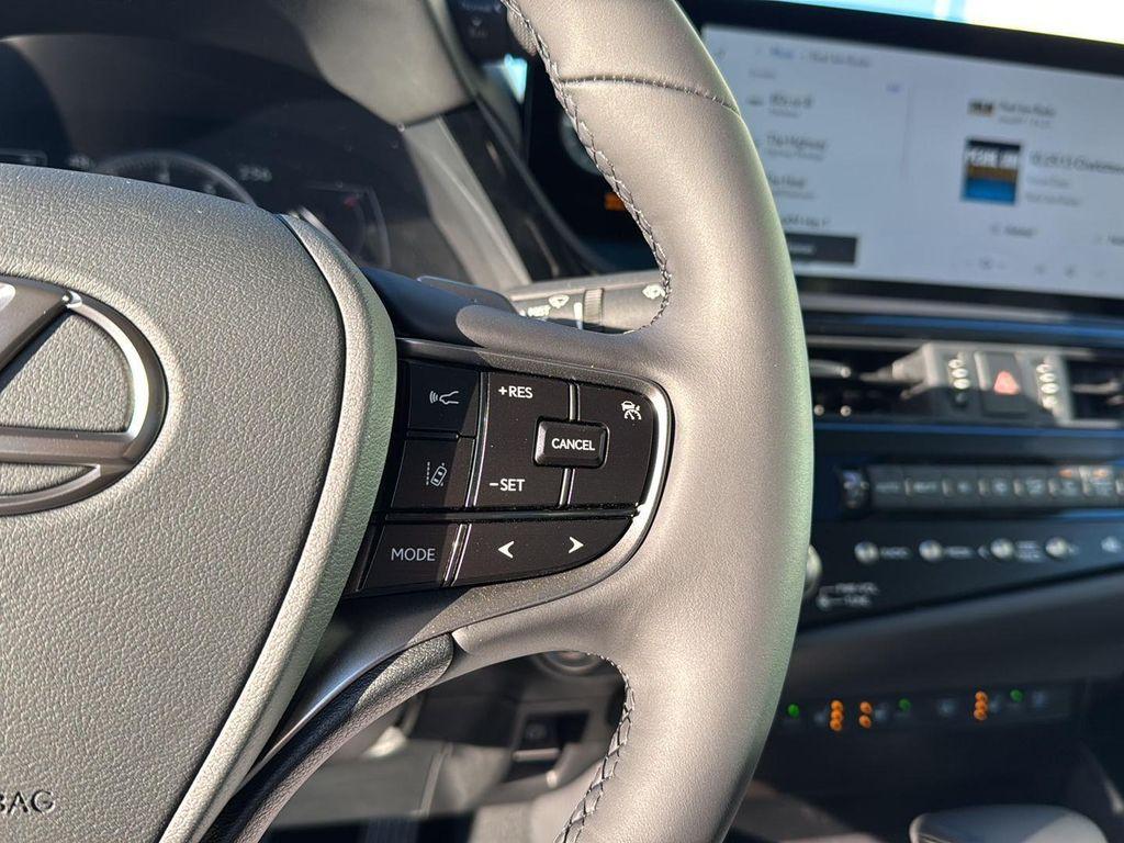 new 2025 Lexus ES 350 car, priced at $53,115