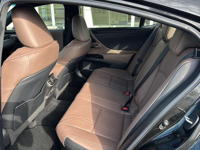used 2022 Lexus ES 300h car, priced at $41,500
