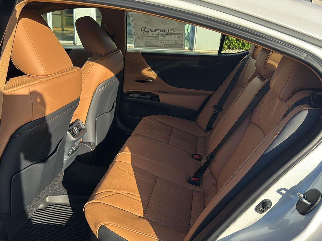 new 2025 Lexus ES 300h car, priced at $54,910