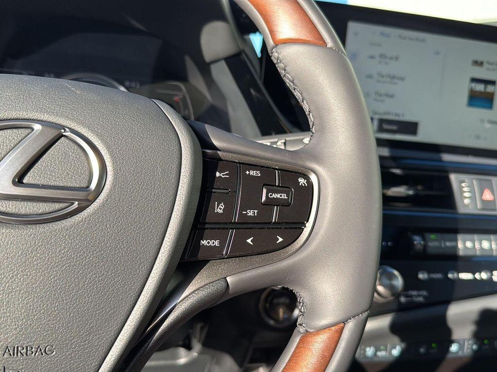 new 2025 Lexus ES 300h car, priced at $54,910
