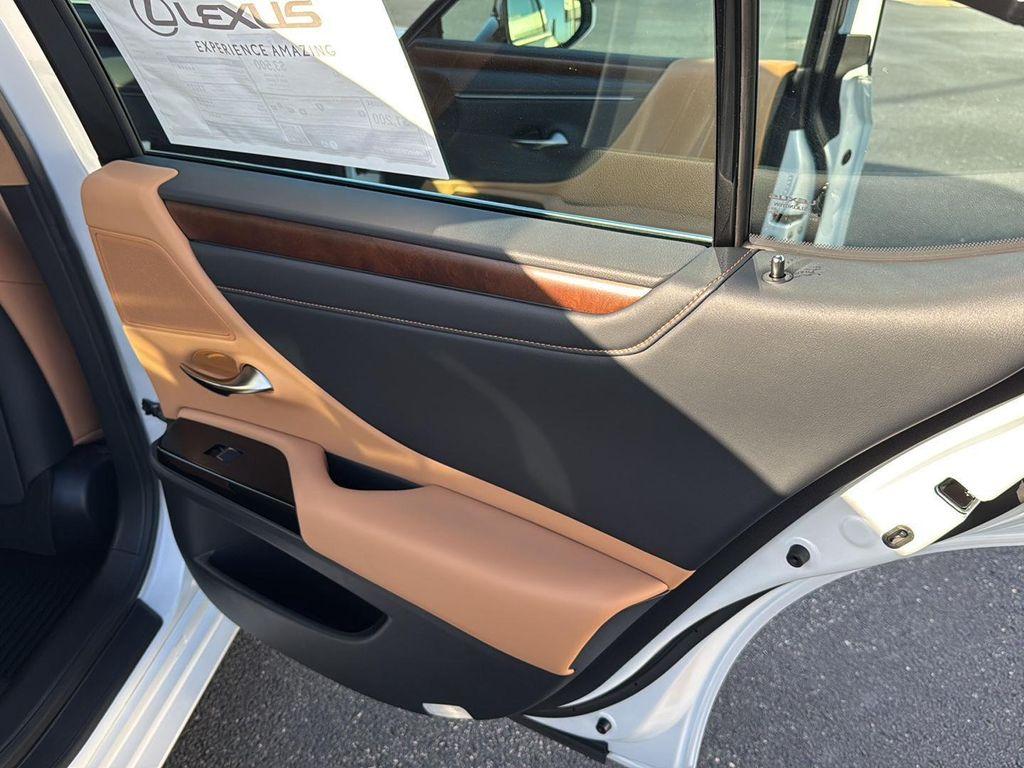 new 2025 Lexus ES 300h car, priced at $54,910