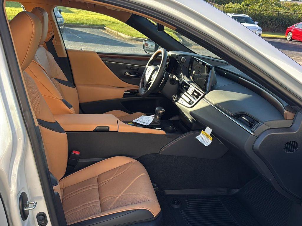 new 2025 Lexus ES 300h car, priced at $54,910