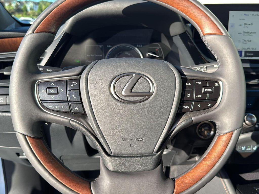 new 2025 Lexus ES 300h car, priced at $54,910