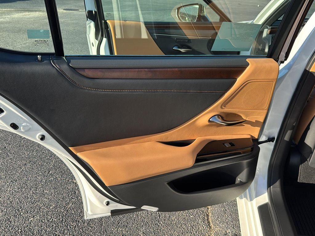 new 2025 Lexus ES 300h car, priced at $54,910