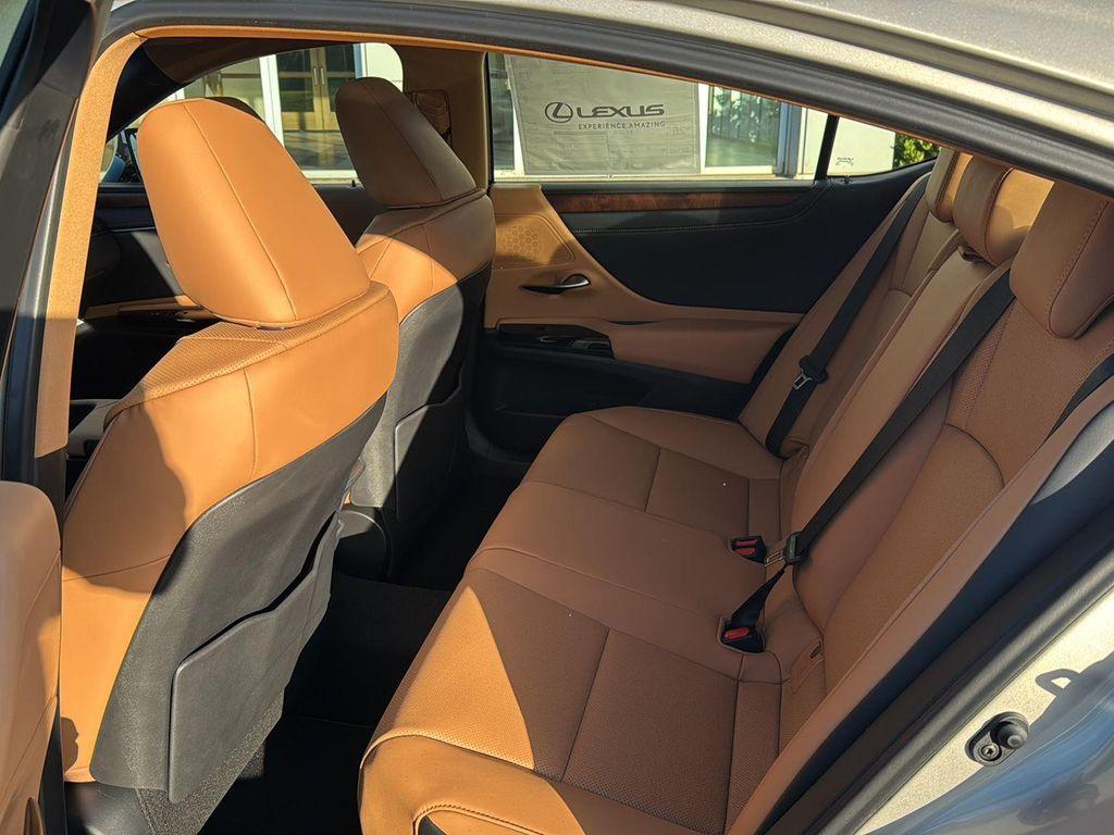 new 2025 Lexus ES 350 car, priced at $49,779