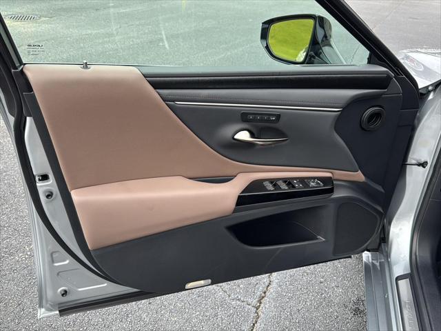 new 2025 Lexus ES 350 car, priced at $48,129