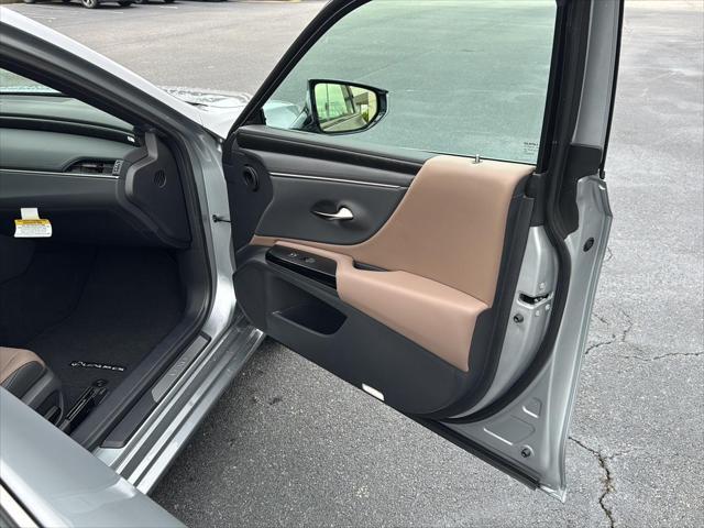 new 2025 Lexus ES 350 car, priced at $48,129