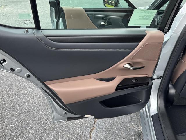 new 2025 Lexus ES 350 car, priced at $48,129