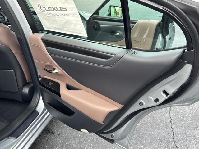 new 2025 Lexus ES 350 car, priced at $48,129