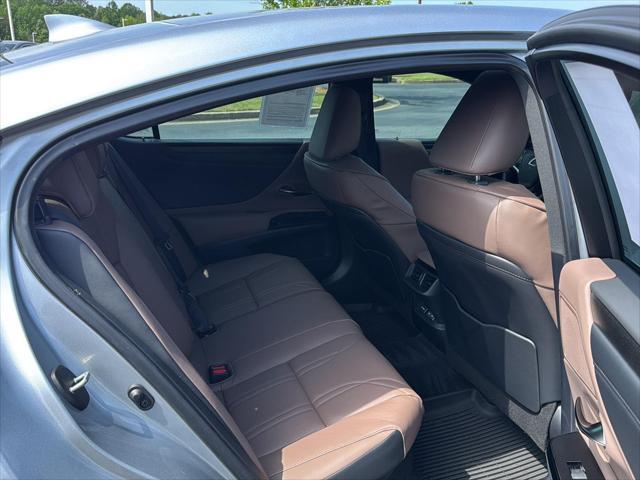 used 2025 Lexus ES 300h car, priced at $52,500