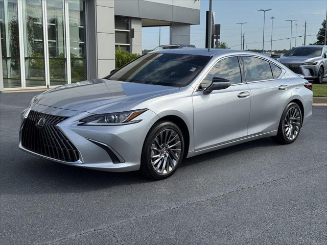 used 2025 Lexus ES 300h car, priced at $52,500