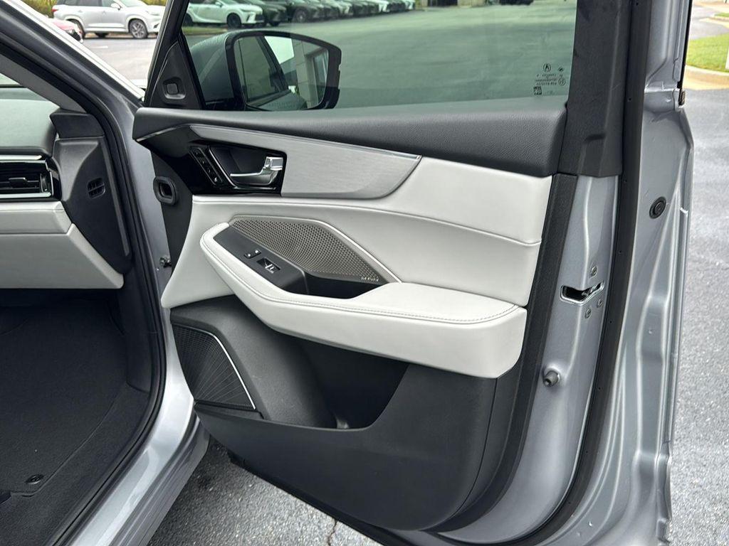 used 2024 Acura MDX car, priced at $44,025