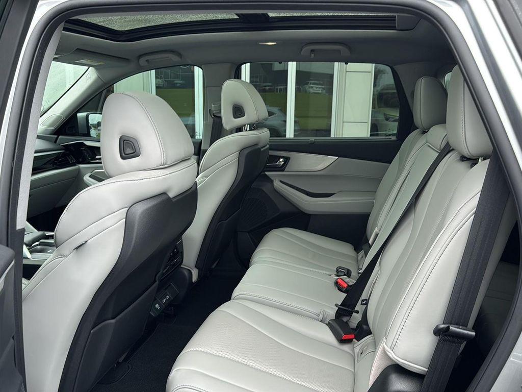 used 2024 Acura MDX car, priced at $44,025