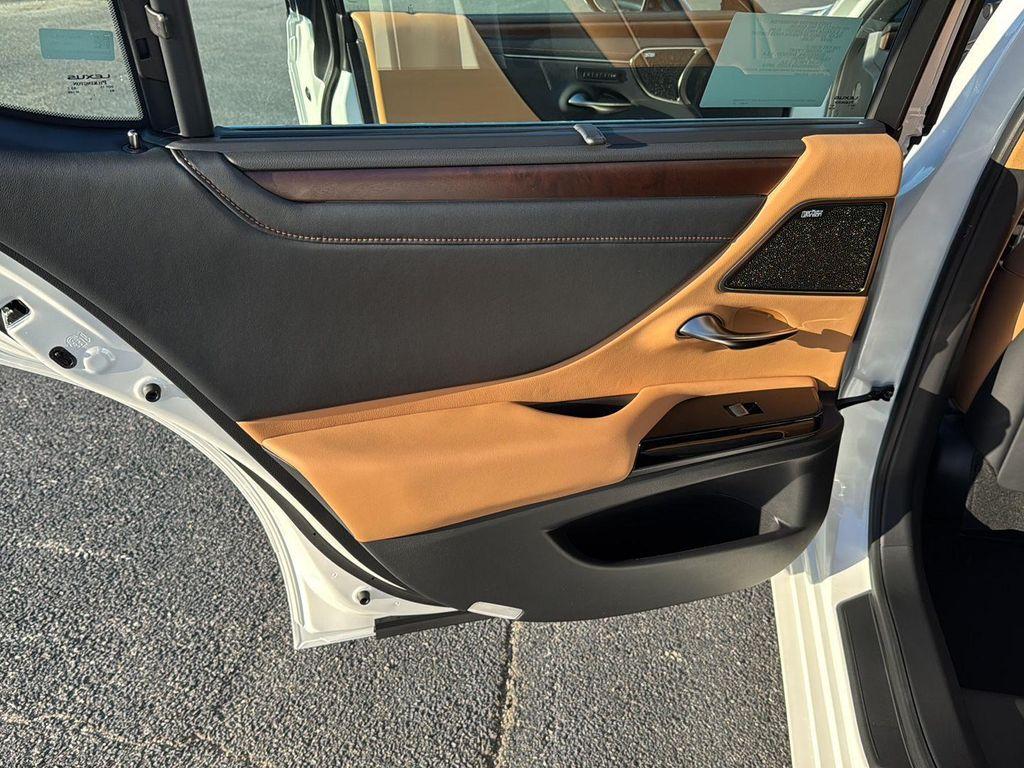 new 2025 Lexus ES 300h car, priced at $57,419